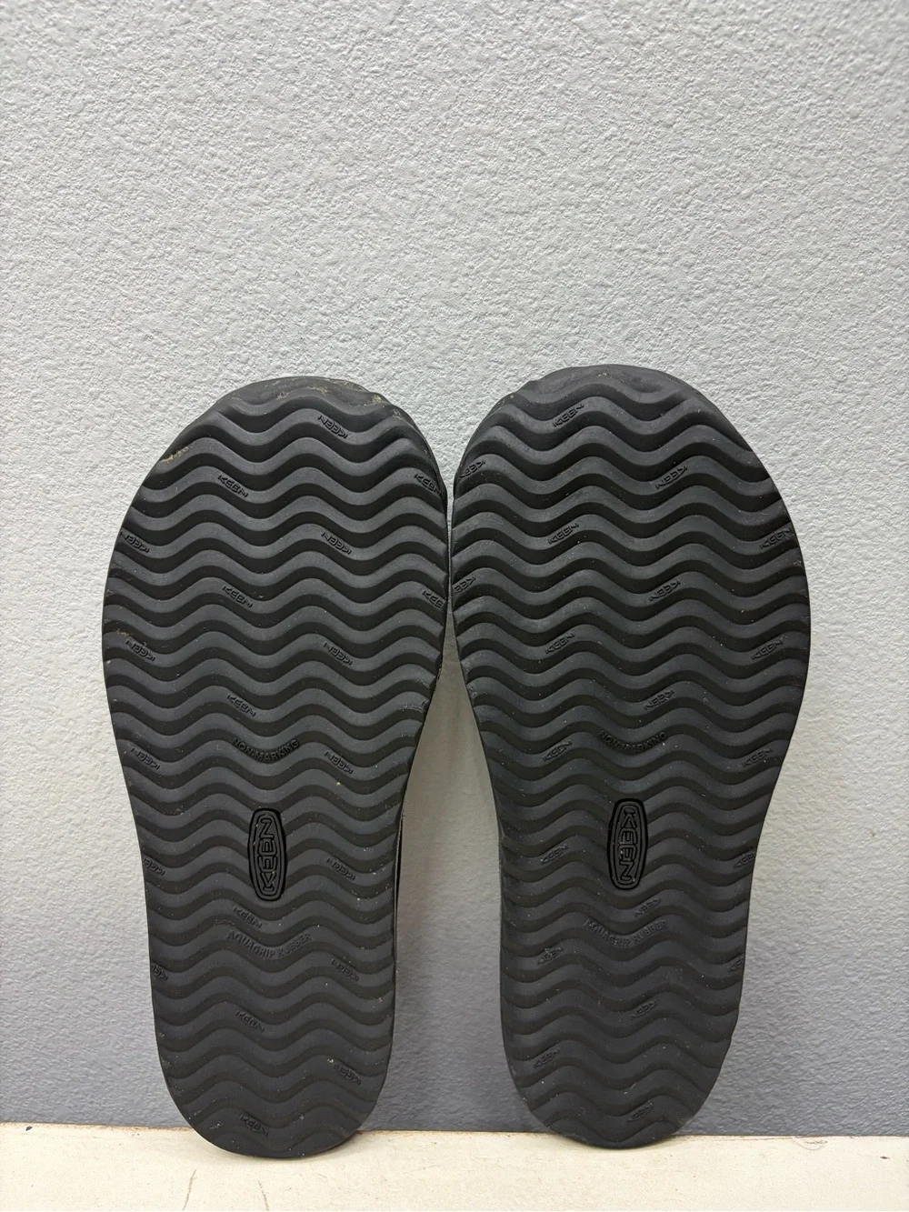 Keen Barbados Black Slide Sandals Size 8
